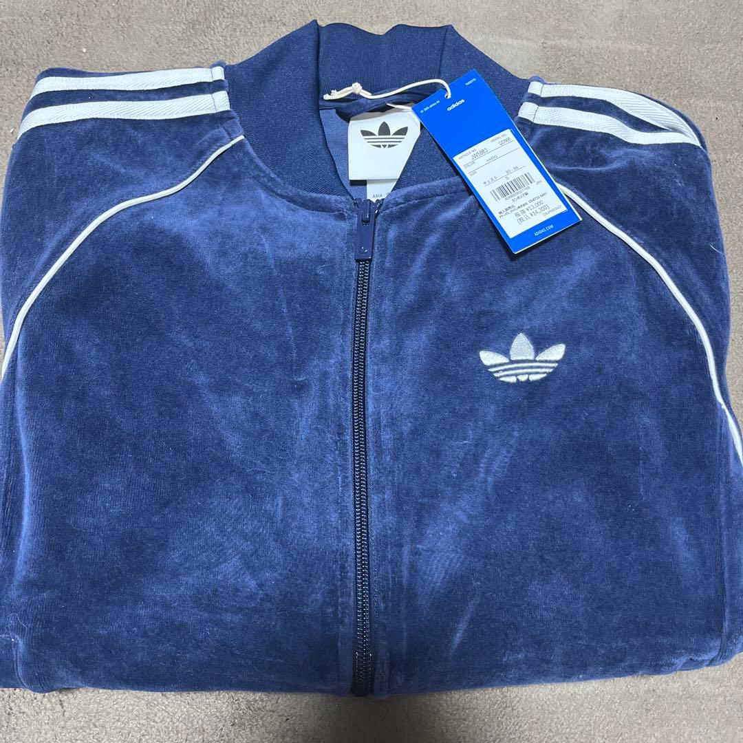 新品！！adidas ベロアトラックトップ