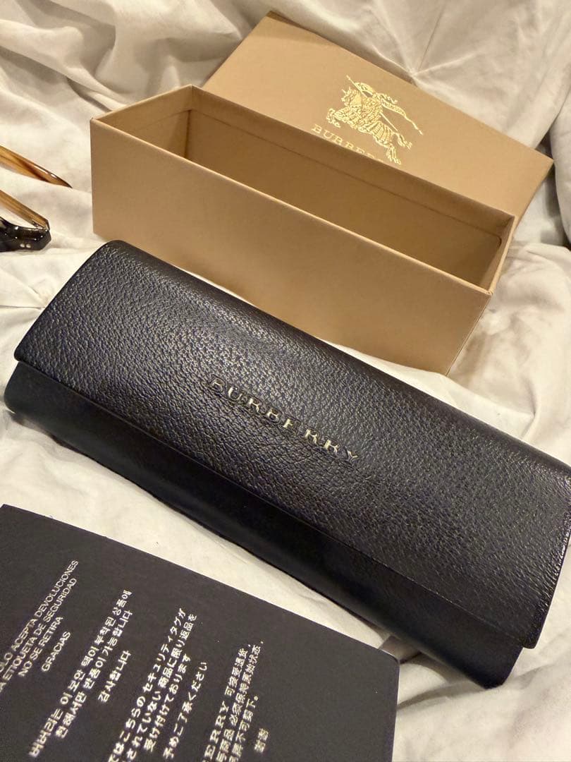 Burberry ブラウンラウンド型サングラス