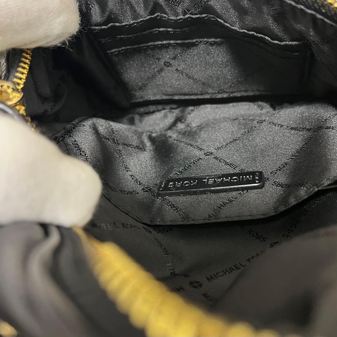 MICHAEL KORS ブラック レザー ボディバッグ ファニーパック