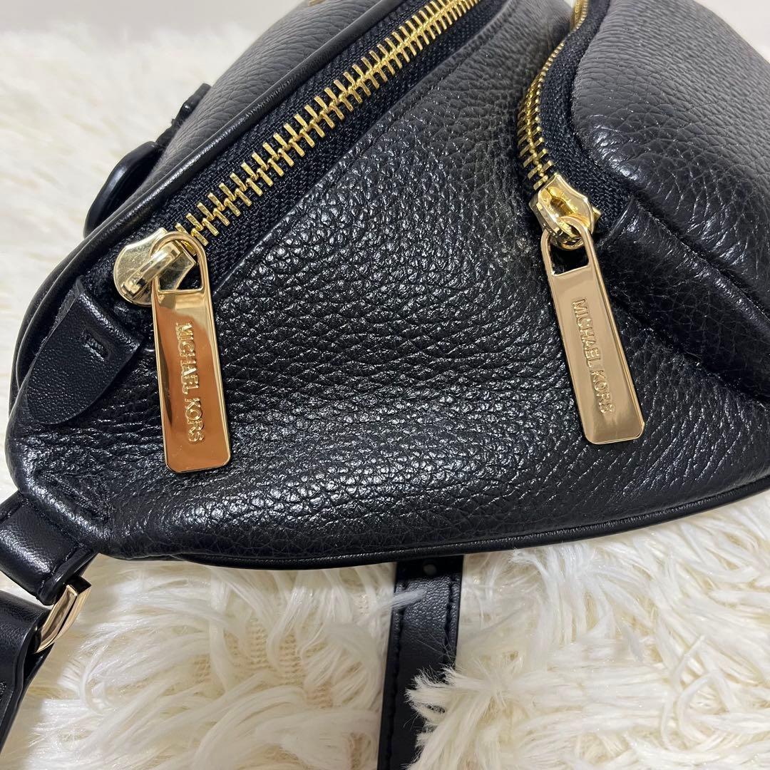 MICHAEL KORS ブラック レザー ボディバッグ ファニーパック