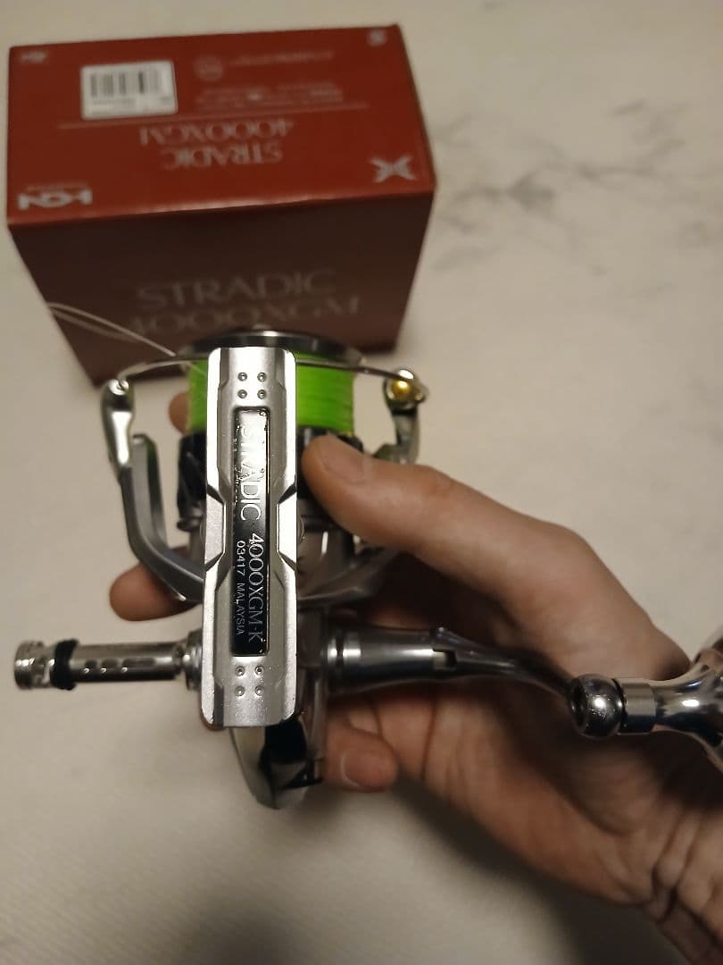 SHIMANO STRADIC 4000XGM スピニングリール