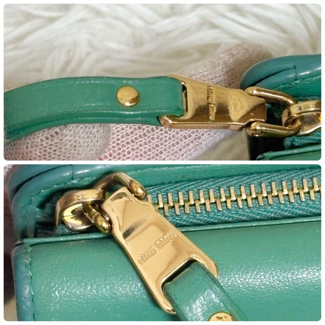 美品✨ミュウミュウ 現行 三つ折り財布 マテラッセ　ロゴ　緑 RFID 箱付き