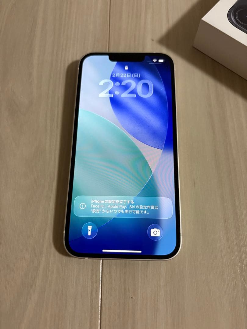 Apple iPhone 13ホワイト 本体
