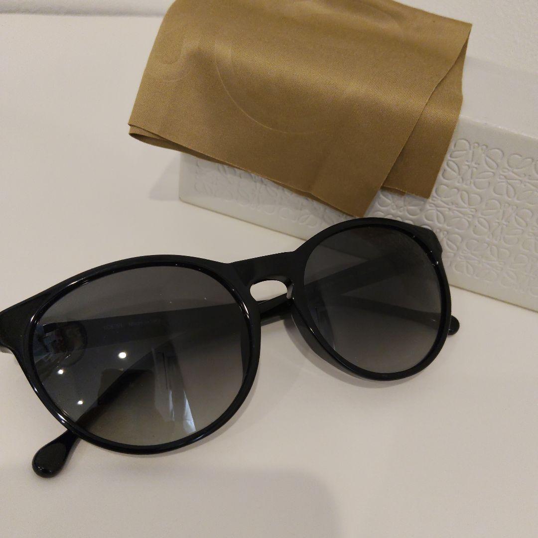 LOEWE ブラック ラウンドサングラス