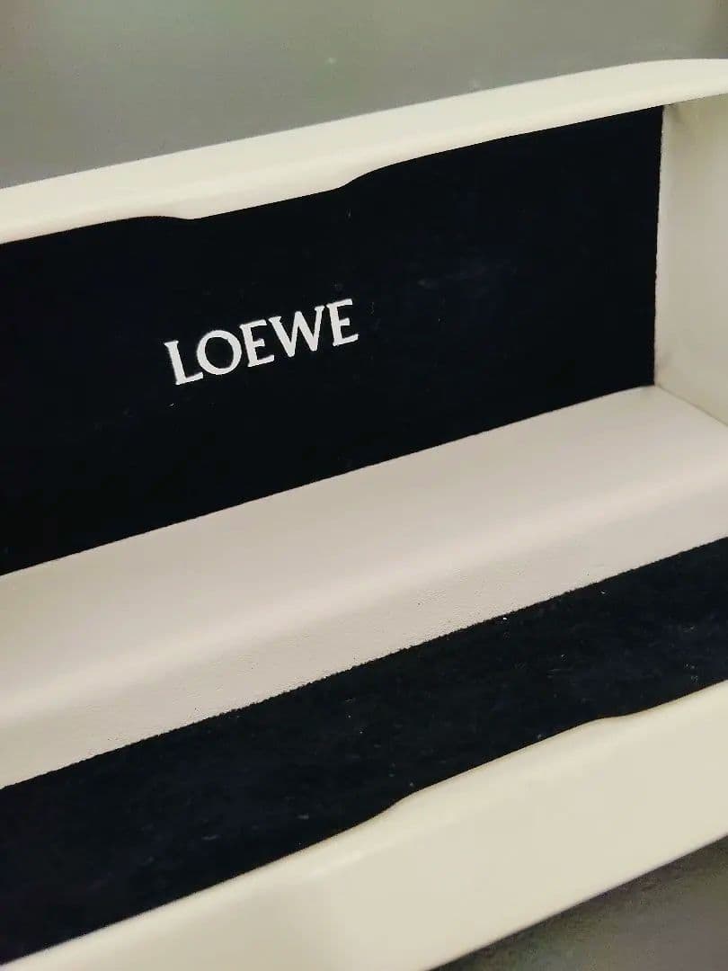LOEWE ブラック ラウンドサングラス