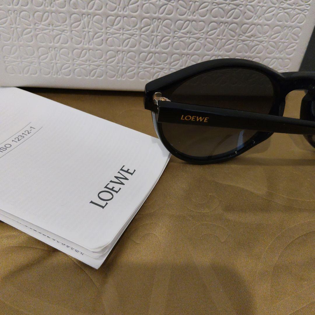 LOEWE ブラック ラウンドサングラス