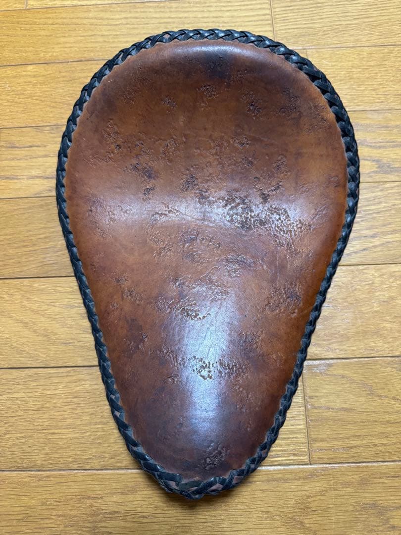 本革サドルシート　ビンテージ風　アメリカン　ハーレー