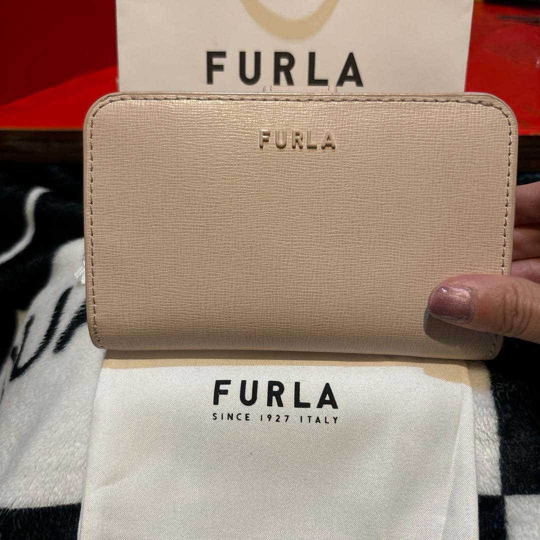 K*o様 FURLA ピンクベージュ 二つ折り財布
