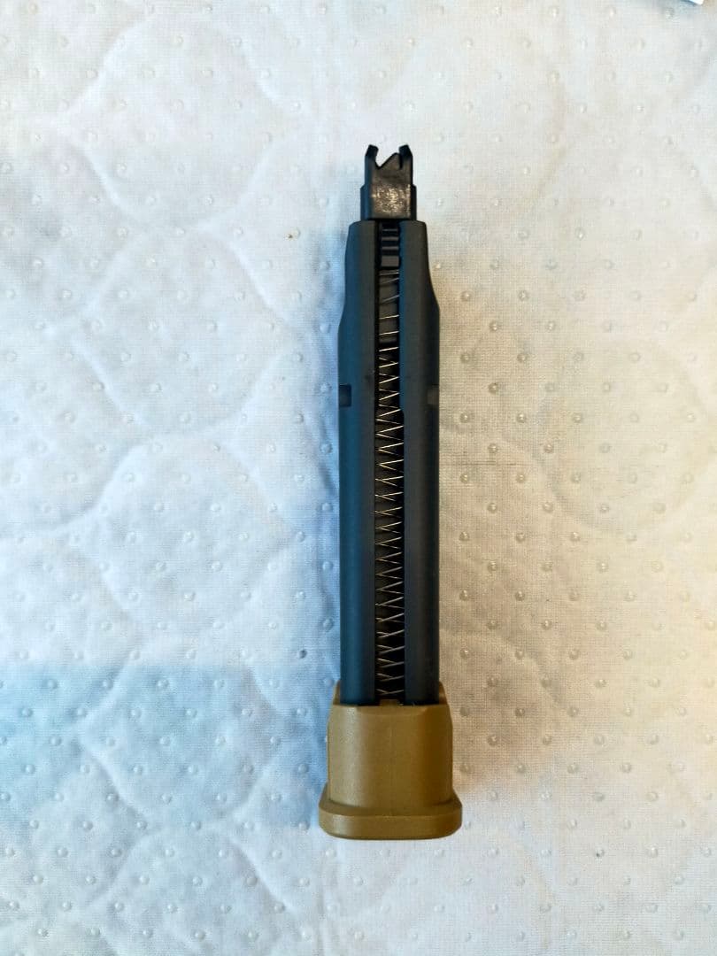 SIG M17 M18 co2マガジン タン 改良版 02-3