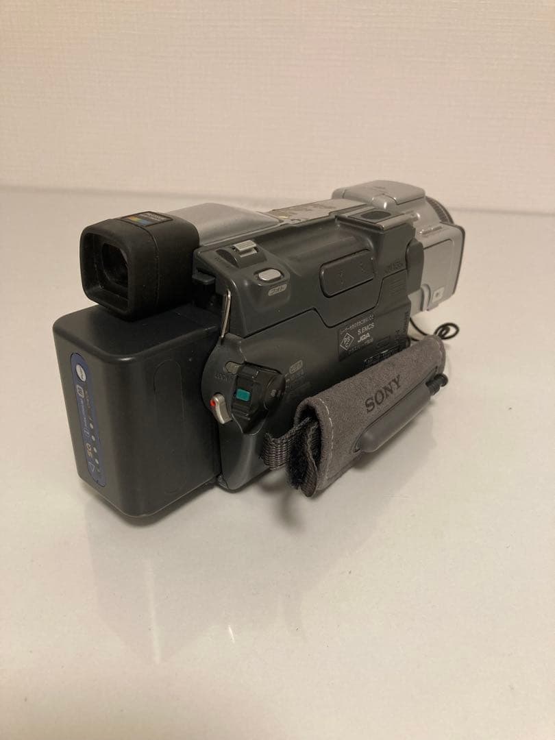 ビデオカメラ SONY DCR-TRV70
