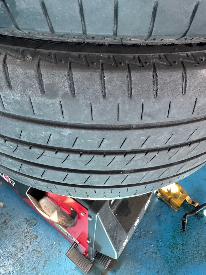 送料込みBRIDGESTONE TURANZA T005A 235/45R18