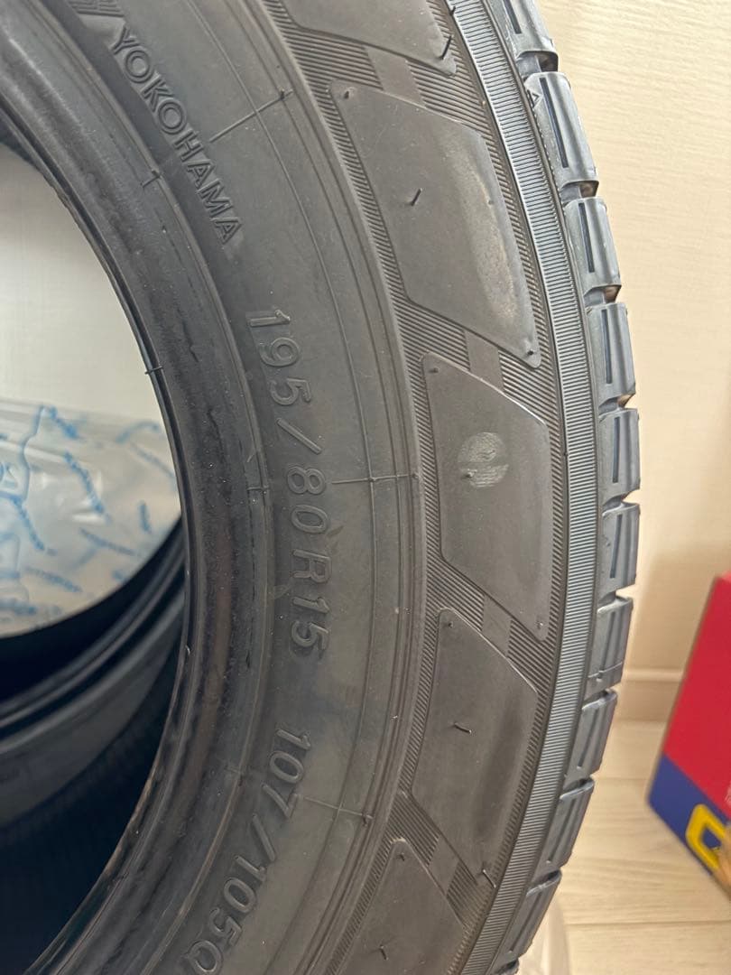 YOKOHAMA 195/80R15 タイヤ 2025年製　新車添付(7キロ走行
