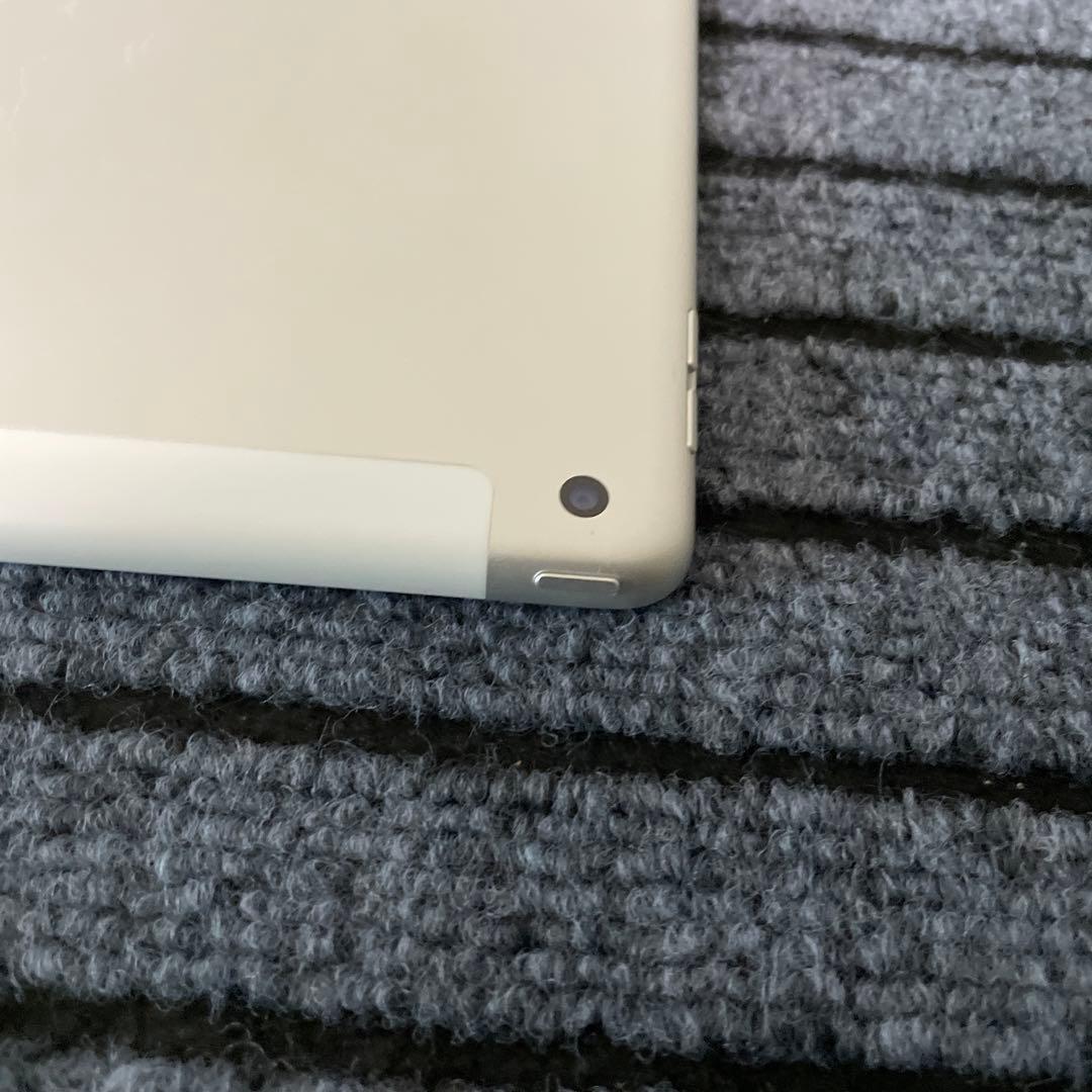 7 iPad 7世代 128GB SIMフリー シルバー