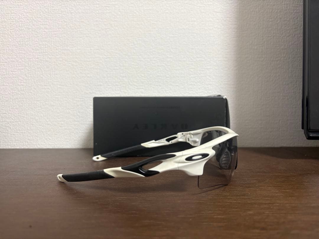 OAKLEY RADAR EV「Photochromicレンズ」「調光レンズ」