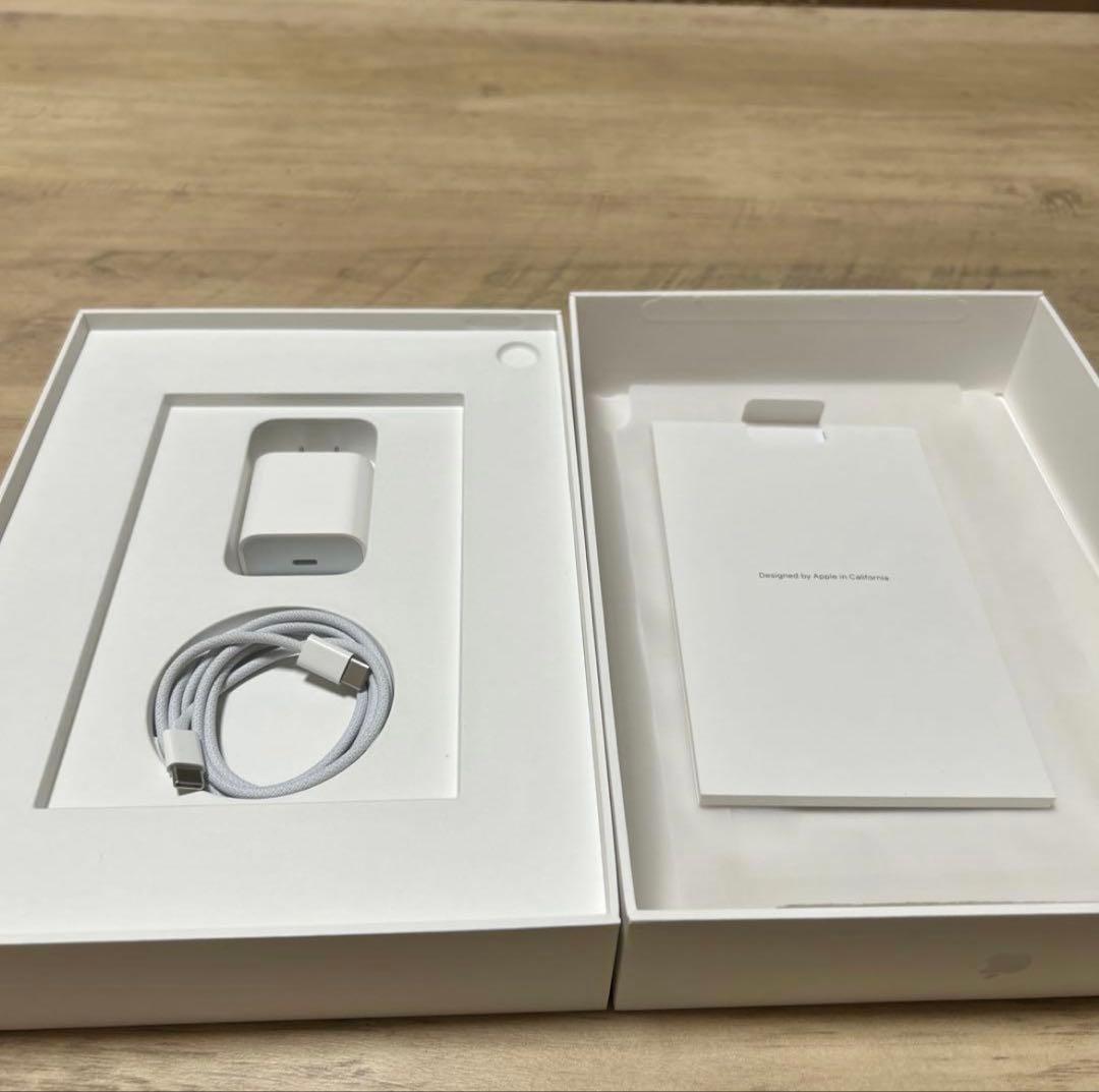 iPad11世代A16チップフィルムケース付属品付き