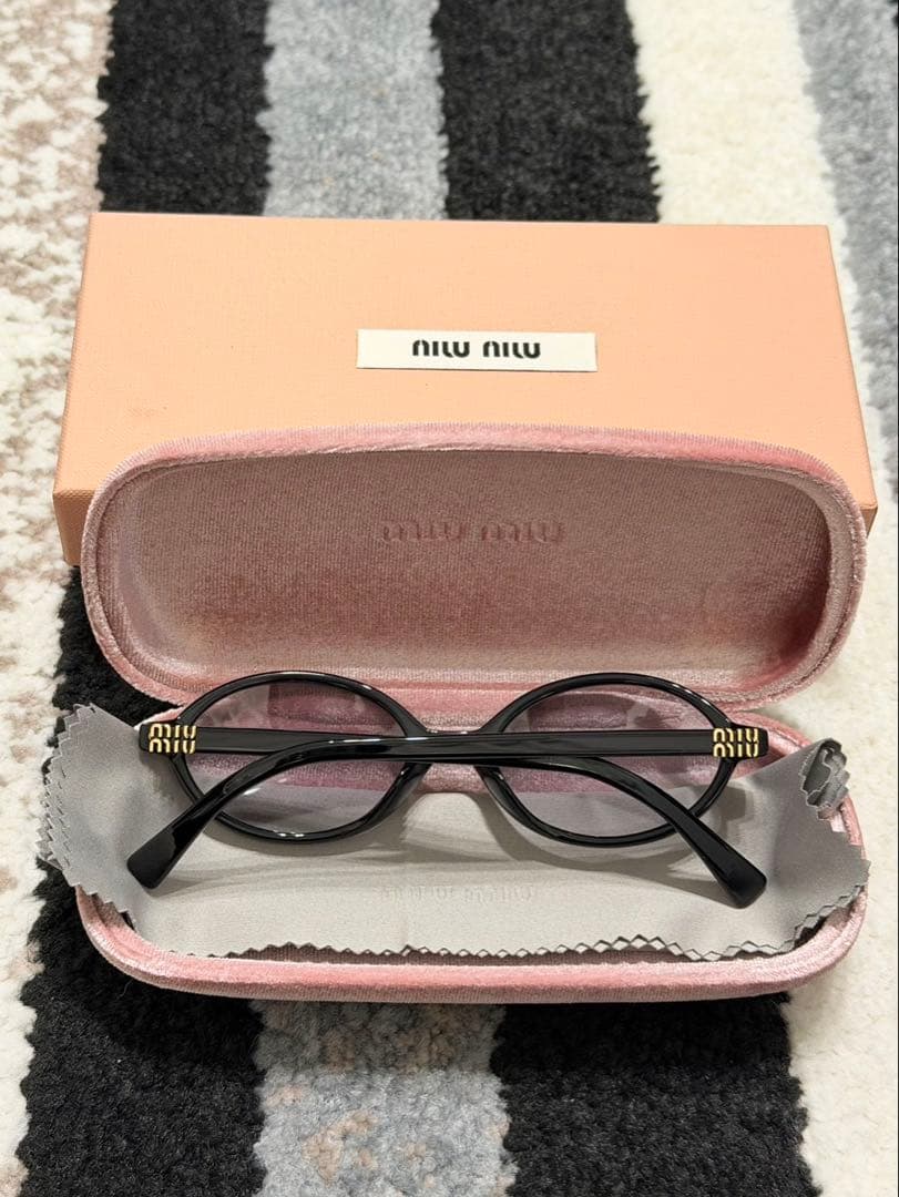 【早い者勝ち】miumiu オーバル　リガード　サングラス　ブラック