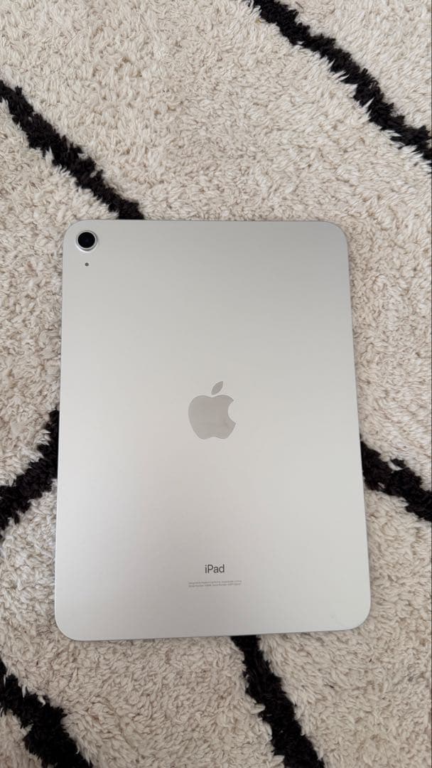 【美品】iPad 第10世代 シルバー 64GB Wi-Fiモデル