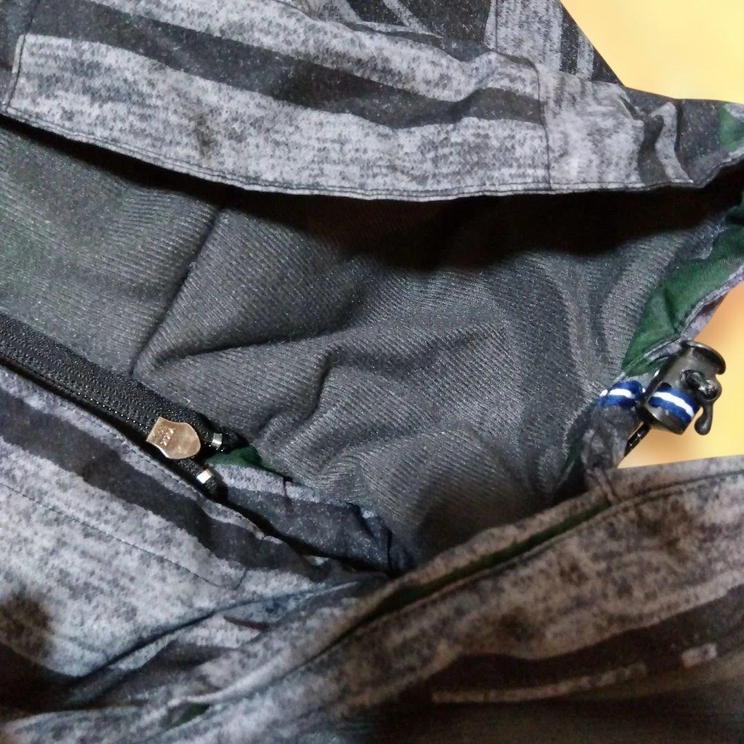 BURTON スノーボードウェア 米S　日M ジャケット　フード取外可能