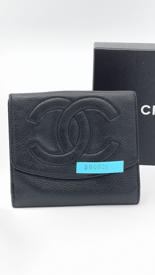 【美品】CHANELWホック二つ折り財布ココマークキャビアスキン