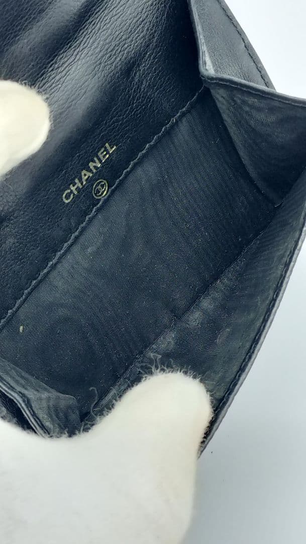 【美品】CHANELWホック二つ折り財布ココマークキャビアスキン