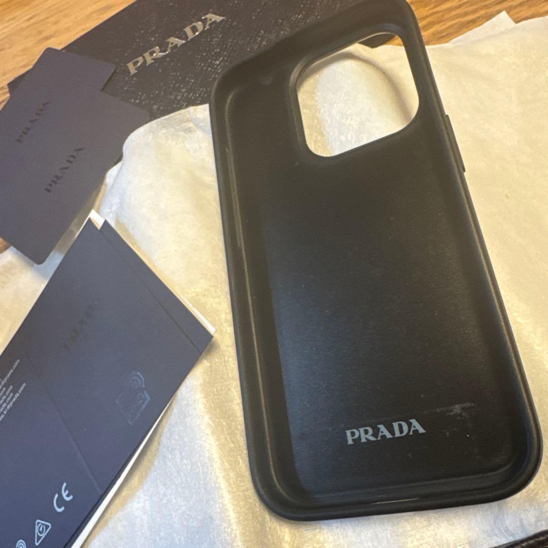 PRADA iPhone 15pro用ケース カードポケット付き