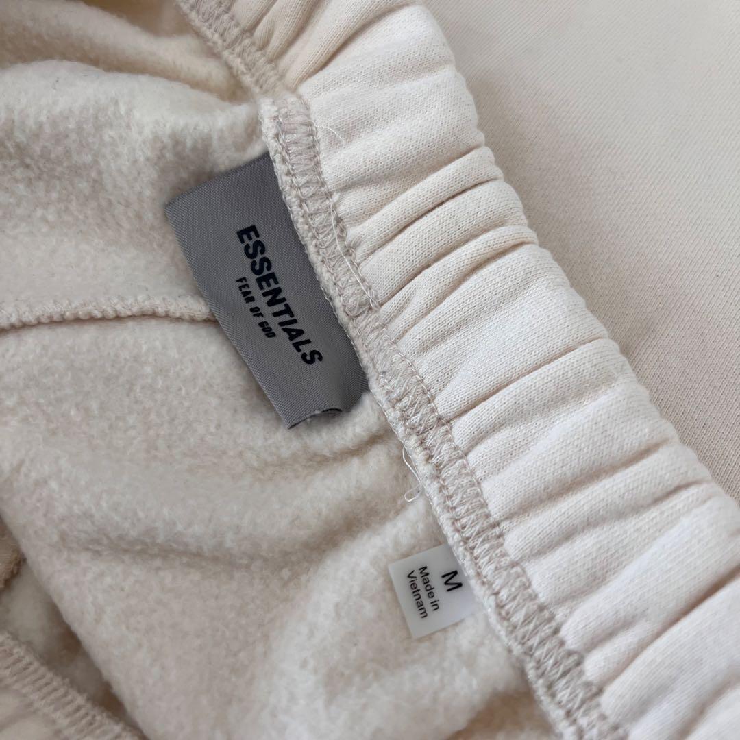 ESSENTIALS ショートパンツ アイボリー