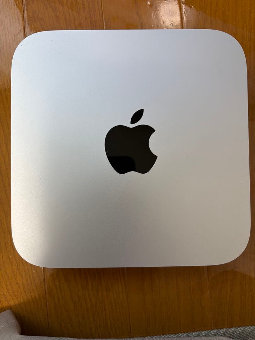 Apple Macデスクトップ 本体とキーボード