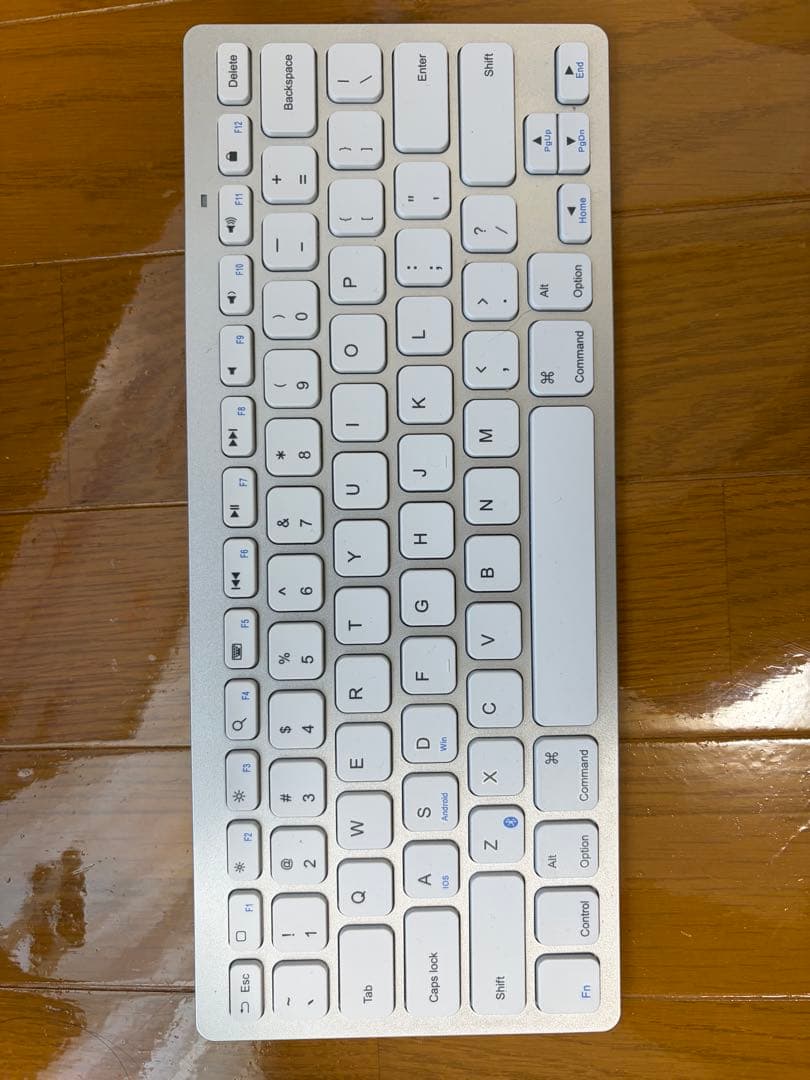 Apple Macデスクトップ 本体とキーボード