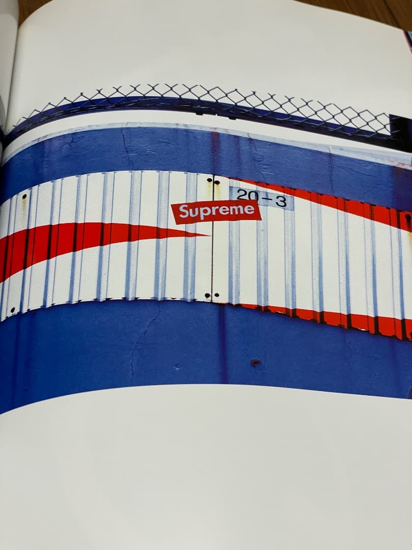 Supreme Sasquatchfabrix. アートブック