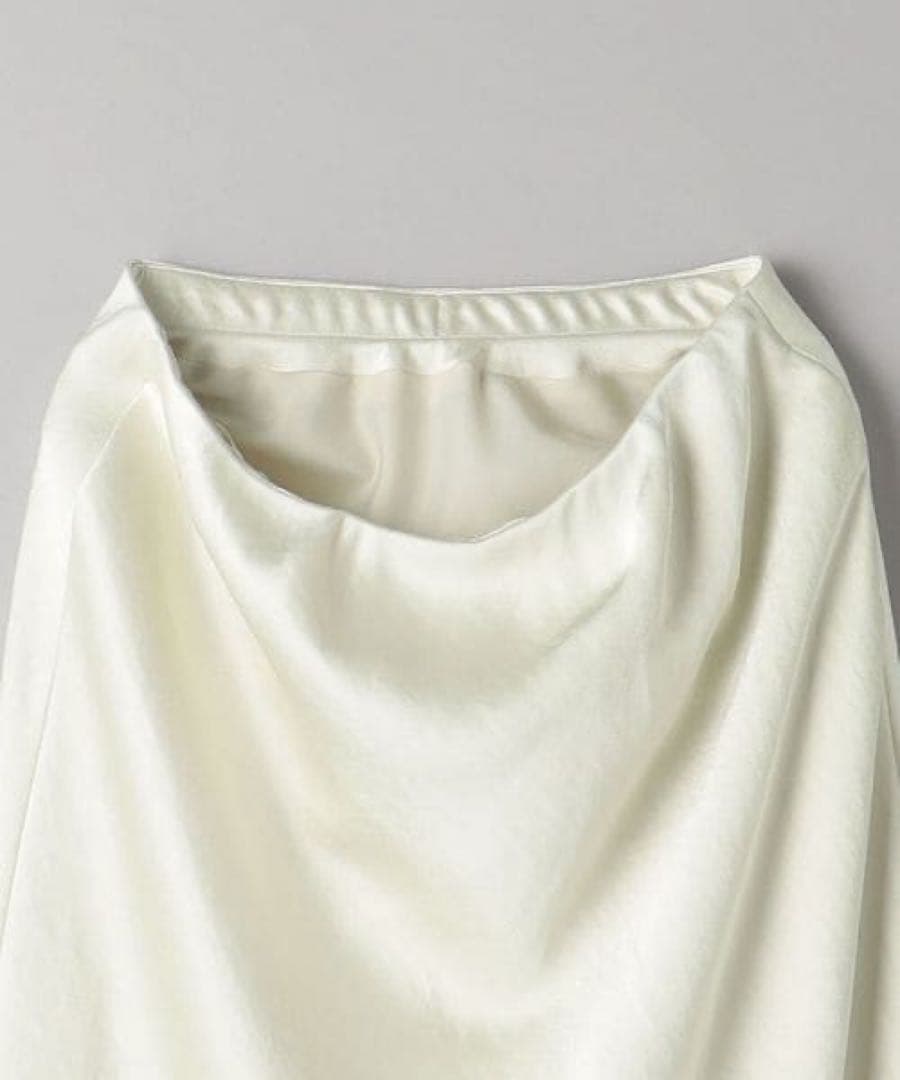 ほぼ新品＊BEAUTY&YOUTH UNITED ARROWSサテンスカートWⅰ