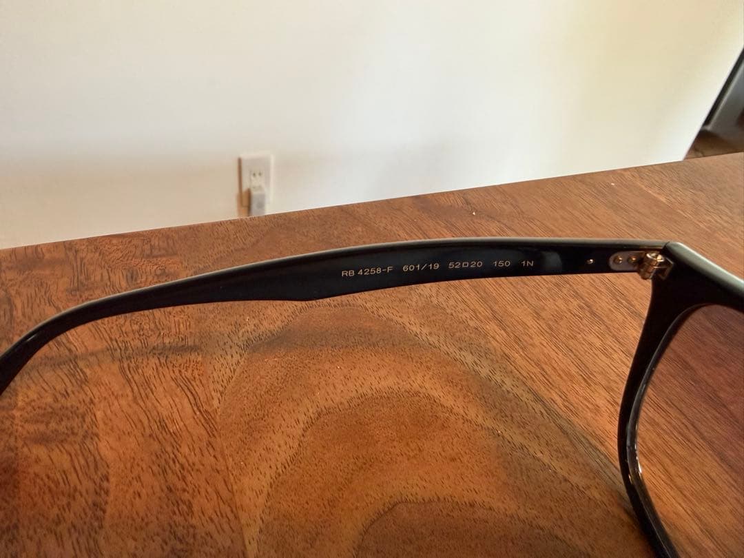 Ray-Ban（国内正規品）RB4258F-60119 -52　サングラス