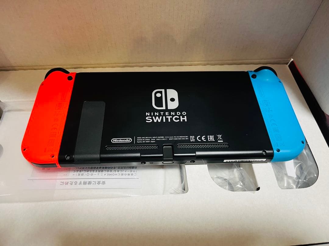 ニンテンドーSwitch 完品　ケース　SDカード　ソフト　おまけ付　スイッチ