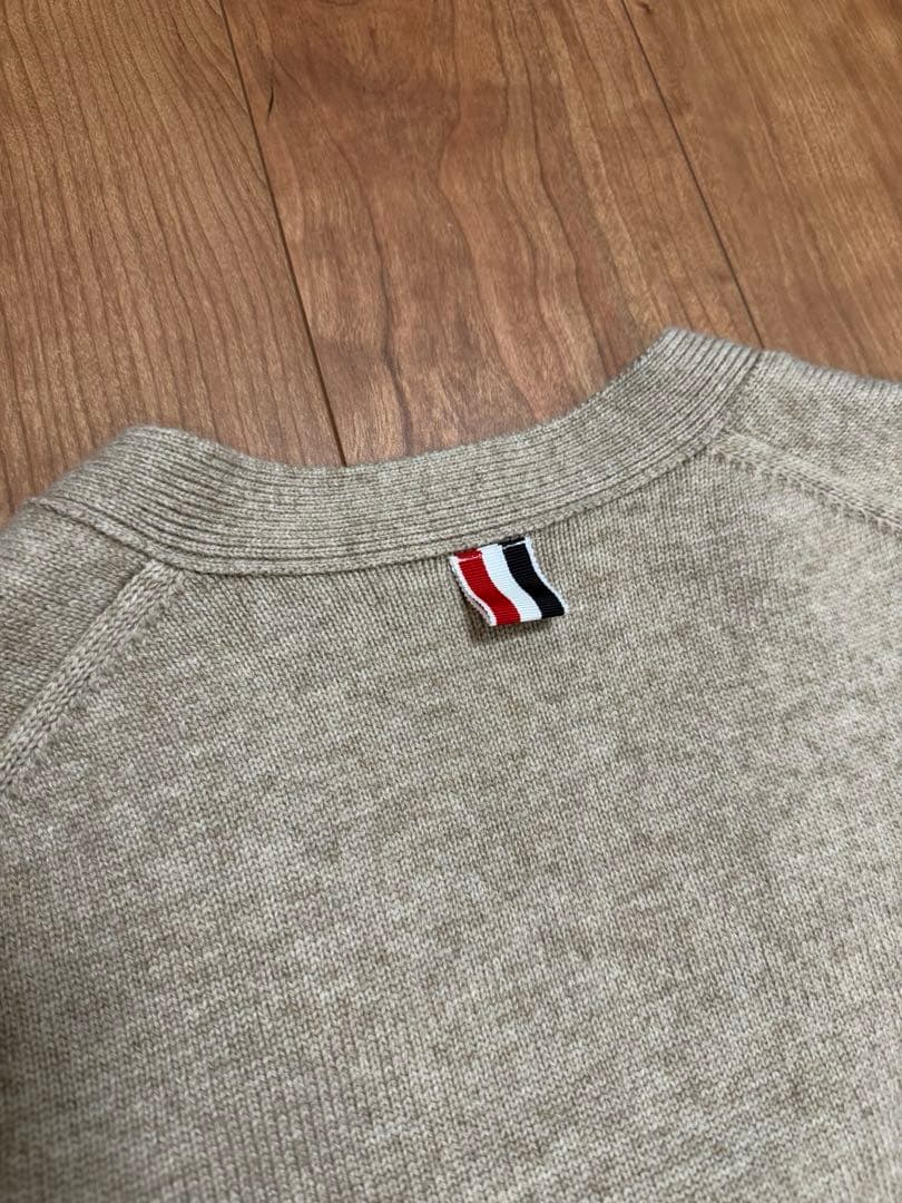 THOM BROWNE トムブラウン 4bar Vネックカーディガン ベージュ