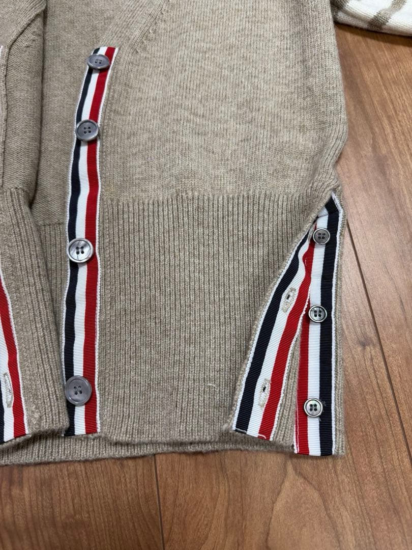 THOM BROWNE トムブラウン 4bar Vネックカーディガン ベージュ