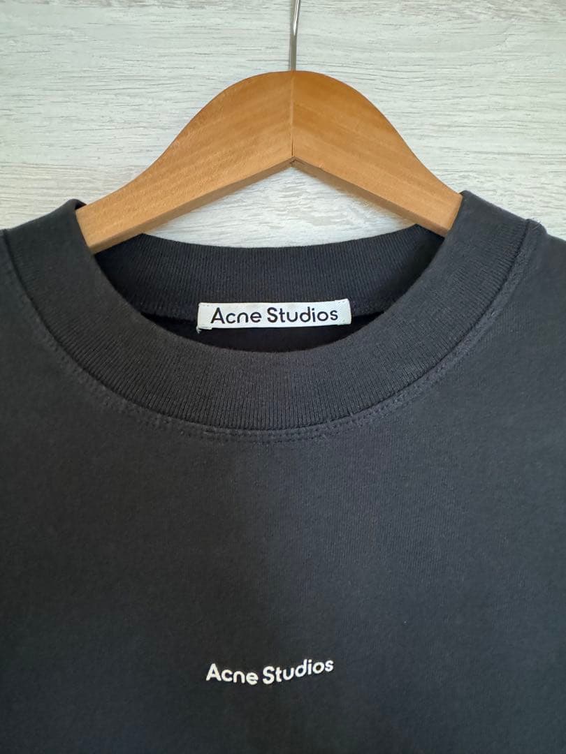 Acne Studios ダークグレー Tシャツ