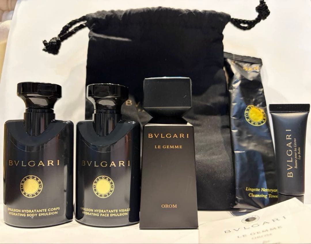 エミレーツ航空ファーストクラスBVLGARI レジェンメオロムアメニティセット
