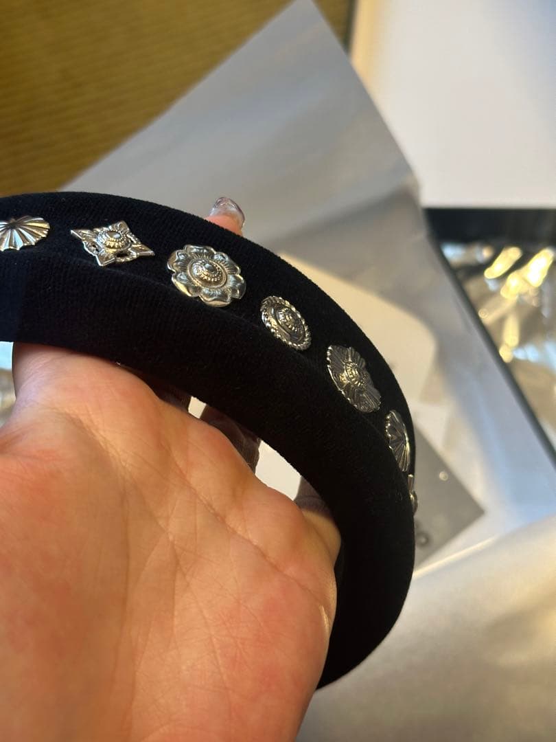 TOGA TOO ブラック装飾ヘアバンド箱タグ付き L HEADBAND