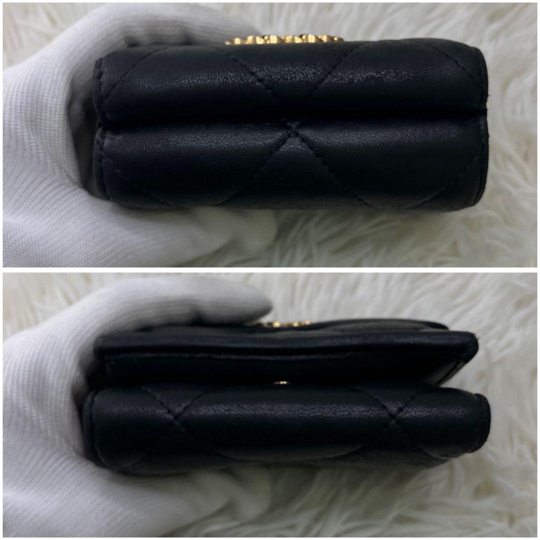 超美品　CHANEL シャネル19 ディズヌフ　ラムスキン　フラップ　三つ折り