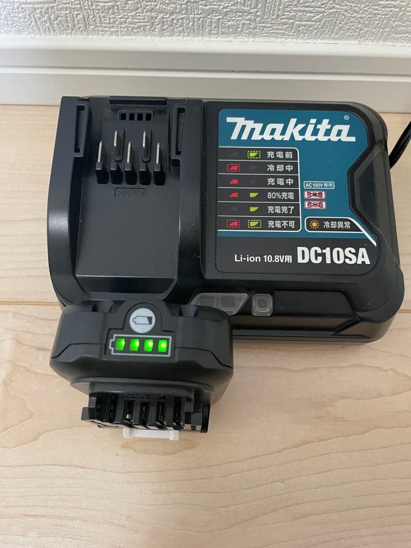 Makita 掃除機 CL107FD 一式 充電器・バッテリー付き