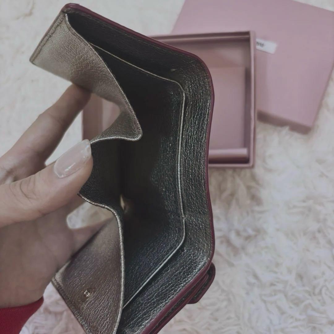 希少】MIUMIU シルバー三つ折り財布 マドラスラブ シリーズ【お値下げ】