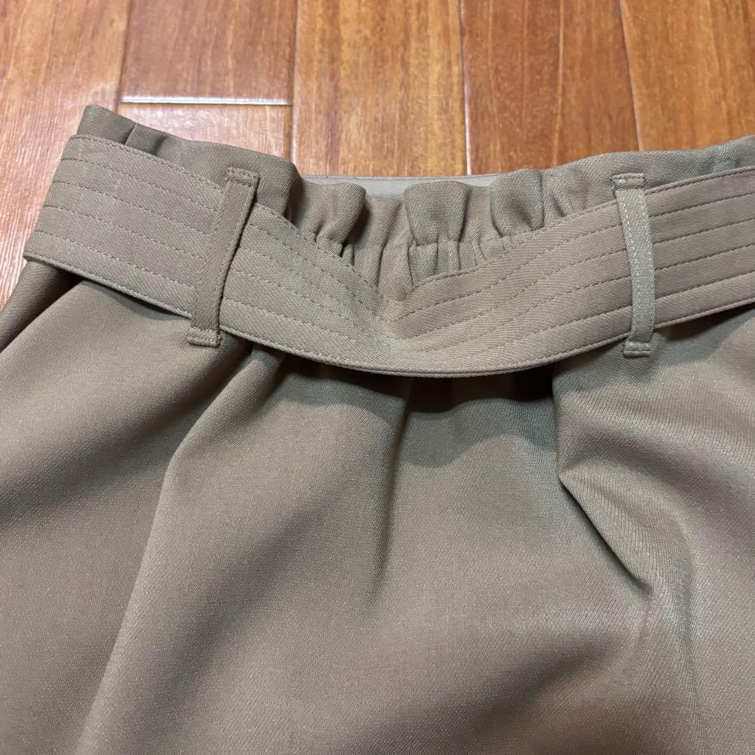 ブルーレーベルクレストブリッジのトレンチスカート