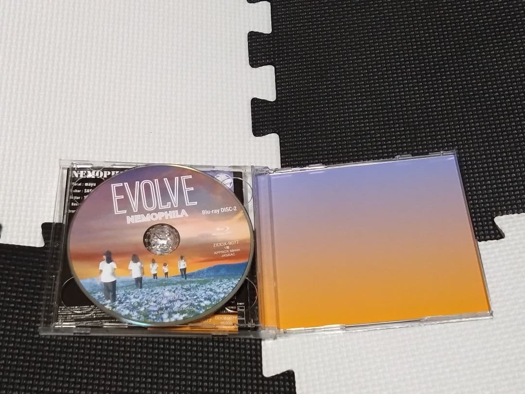 NEMOPHILA 直筆サイン入り『EVOLVE』限定盤B