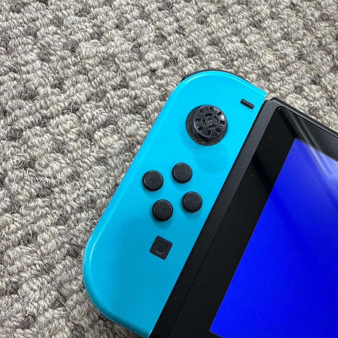 Nintendo Switch 本体とジョイコン2本　HAC-001