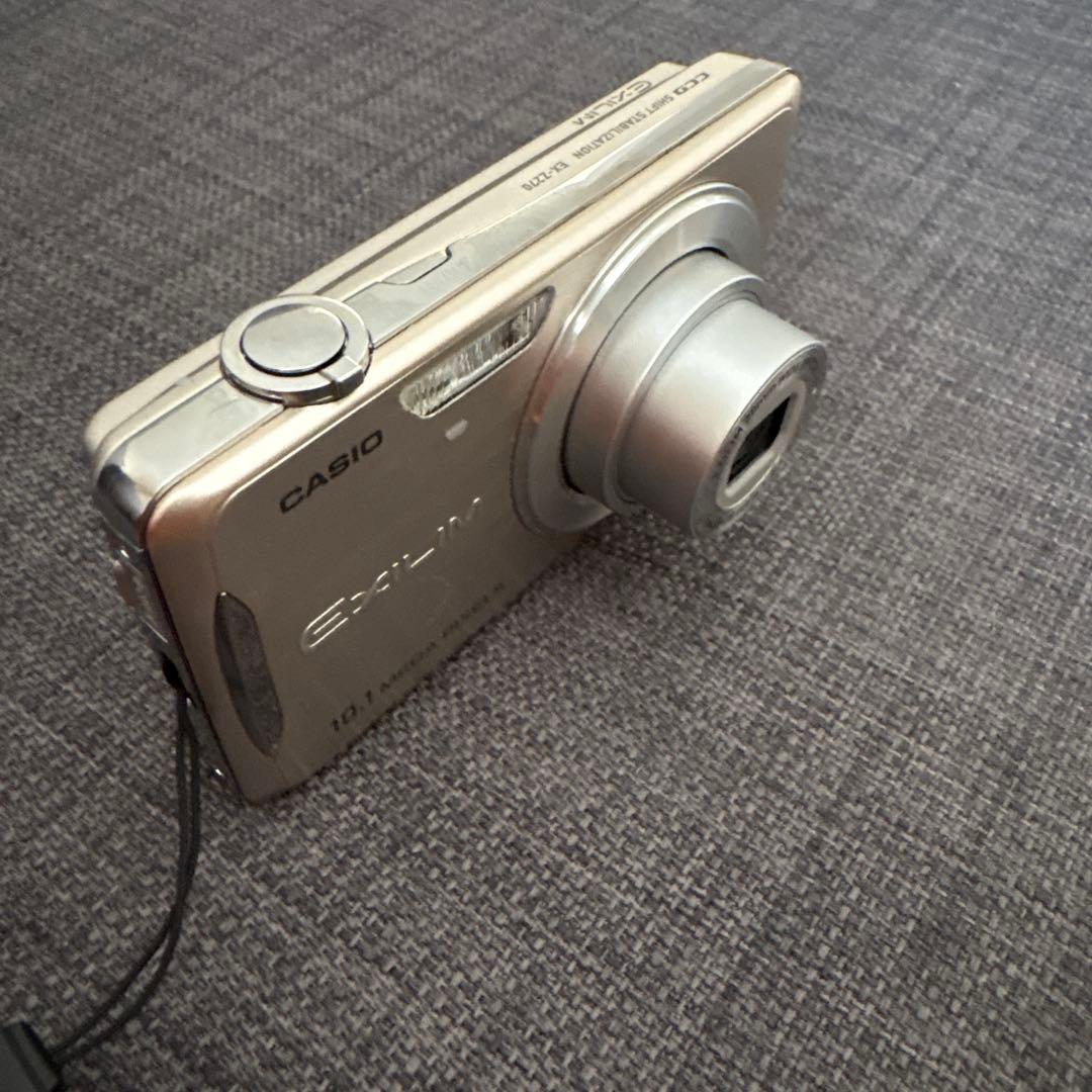 ぶ*え様 CASIO EXILIM 10.1メガピクセル デジタルカメラ　EX-