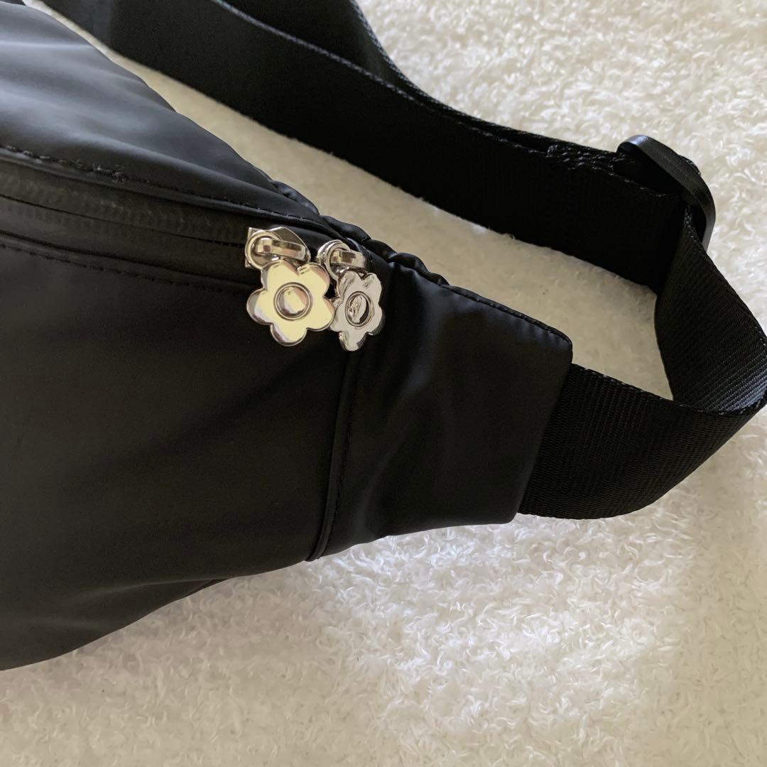 ラ*ー様 MARY QUANT ボディバッグ 黒　マリークワント