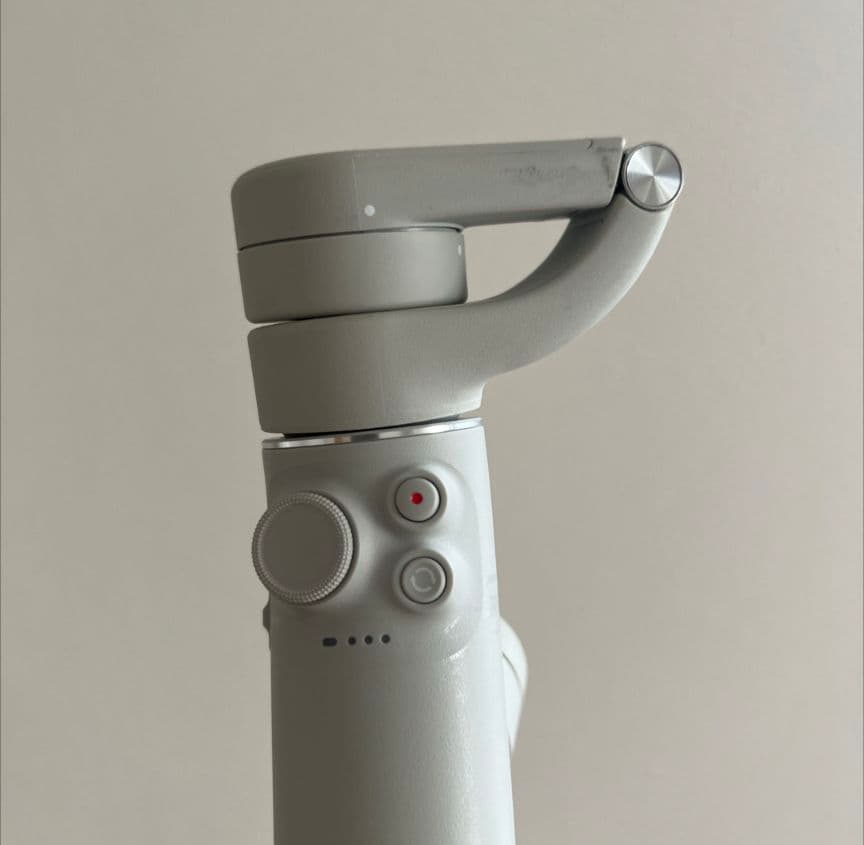 DJI OM 5 スマートフォンスタビライザー