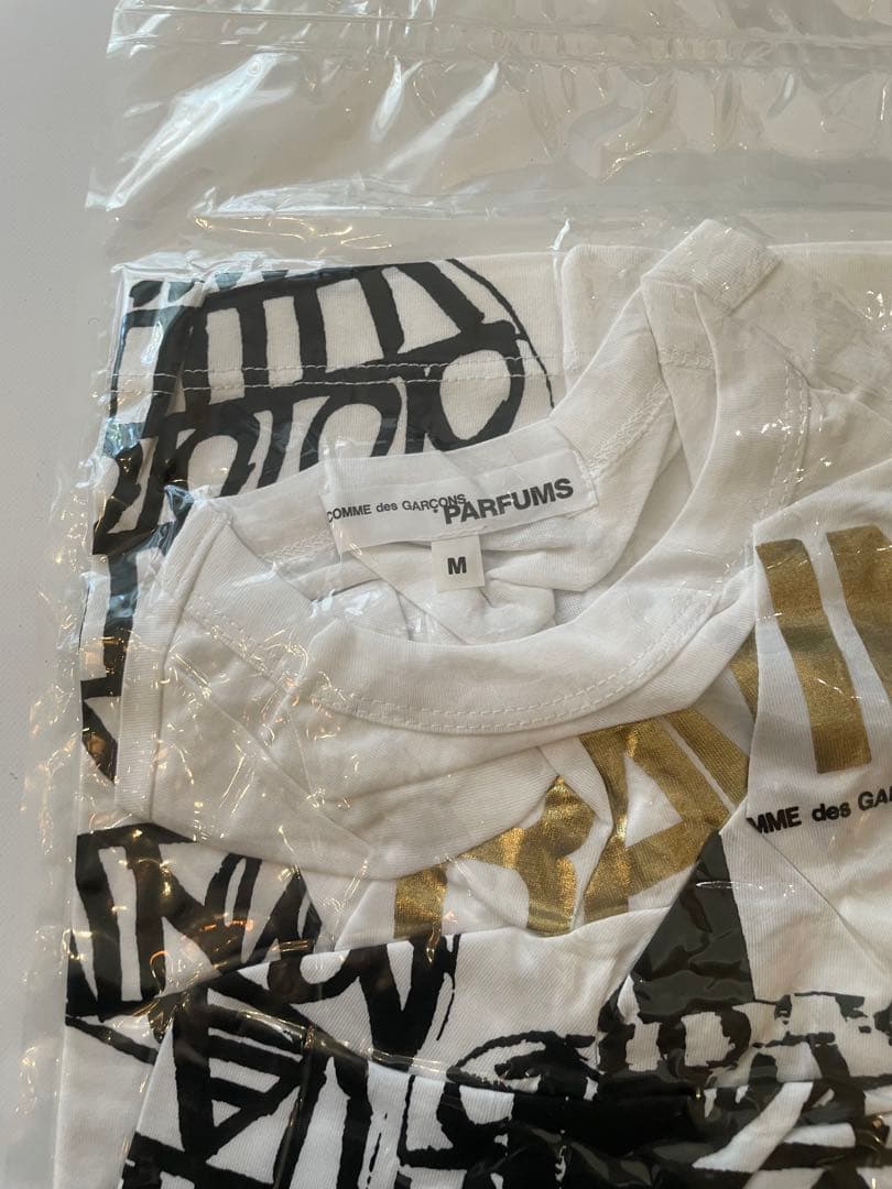 コムデギャルソン　2500個限定パルファムTシャツ　Mサイズ　PARFUMS