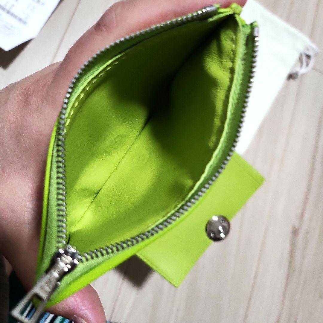 LOEWE ペブルバーティカルウォレット スモール(シャイニーナパカーフ)