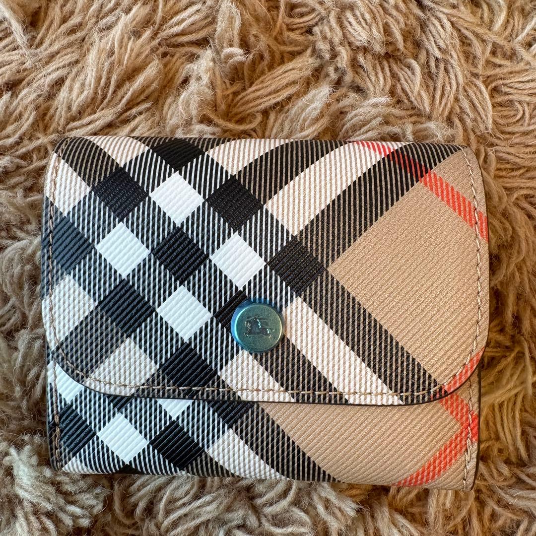 【未使用】BURBERRY バーバリー 二つ折り財布 ノバチェック レディース