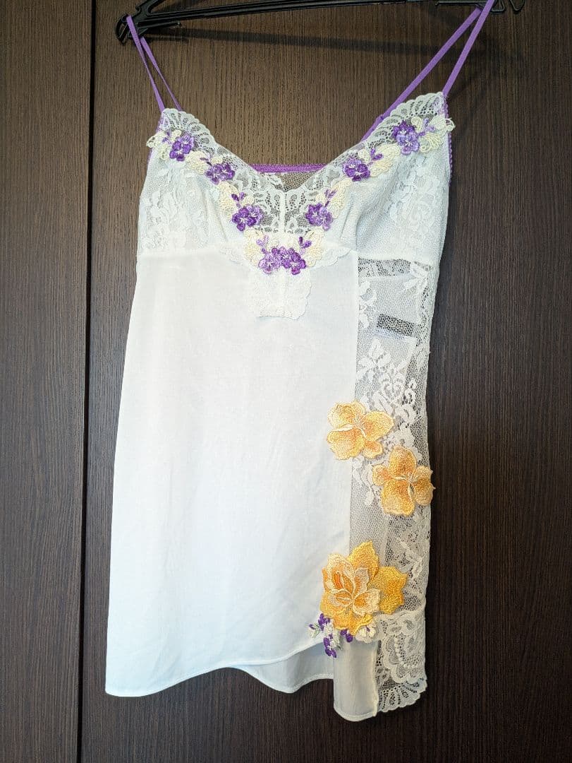 【美品2点】サルート⭐同タイプ2色⭐花刺繍レースキャミソール⭐バラ売り可